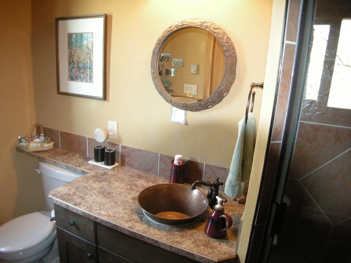 Bighorn Ridge Guesthouse Okanagan Falls Exterior photo
